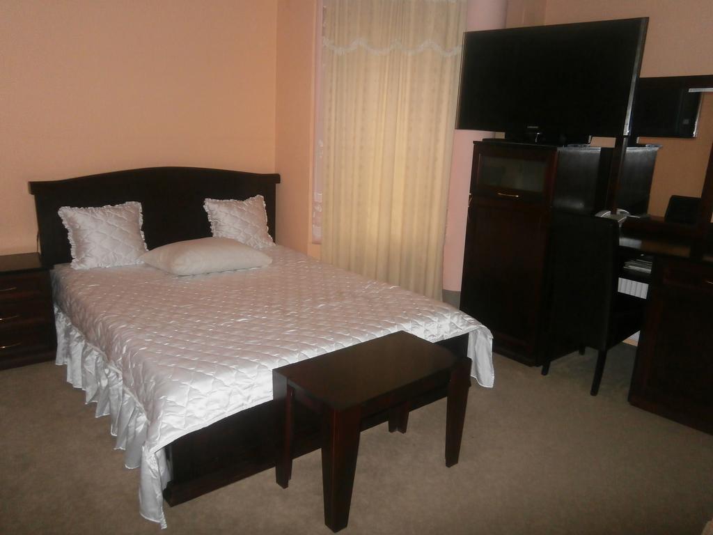 Hotel Vila Mitic Luxx Spa Centar Leskovac  Dış mekan fotoğraf
