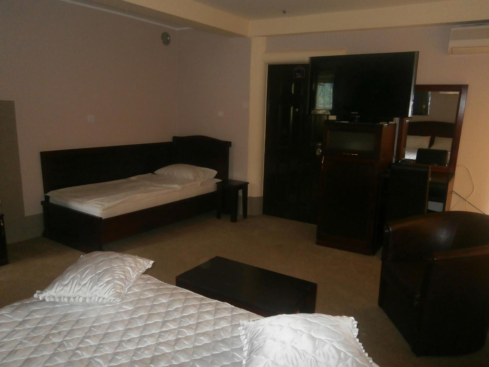 Hotel Vila Mitic Luxx Spa Centar Leskovac  Dış mekan fotoğraf