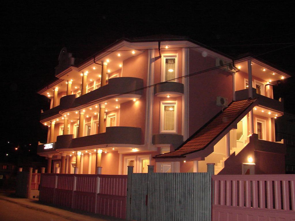 Hotel Vila Mitic Luxx Spa Centar Leskovac  Dış mekan fotoğraf