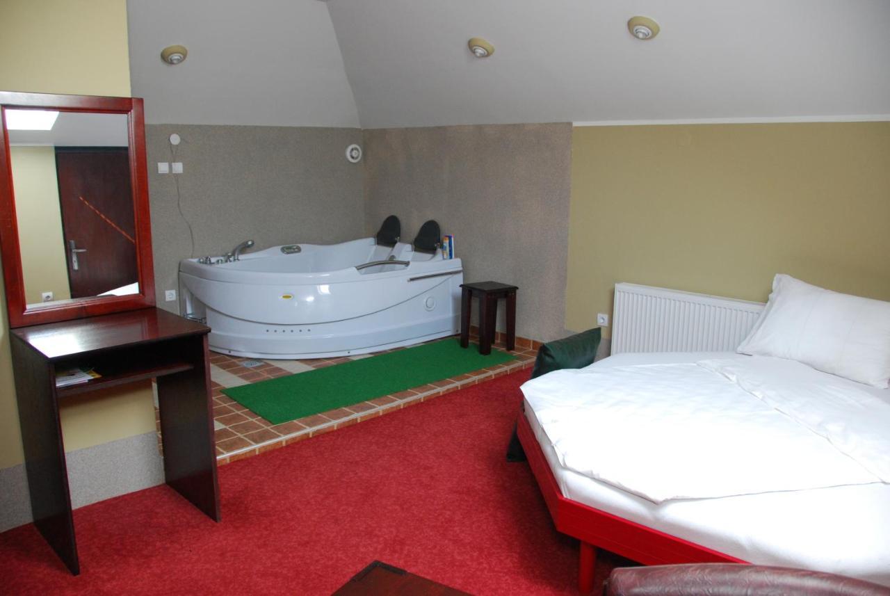 Hotel Vila Mitic Luxx Spa Centar Leskovac  Oda fotoğraf